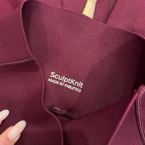 Burgundy Fabletics leggings - Picture 2 of 3